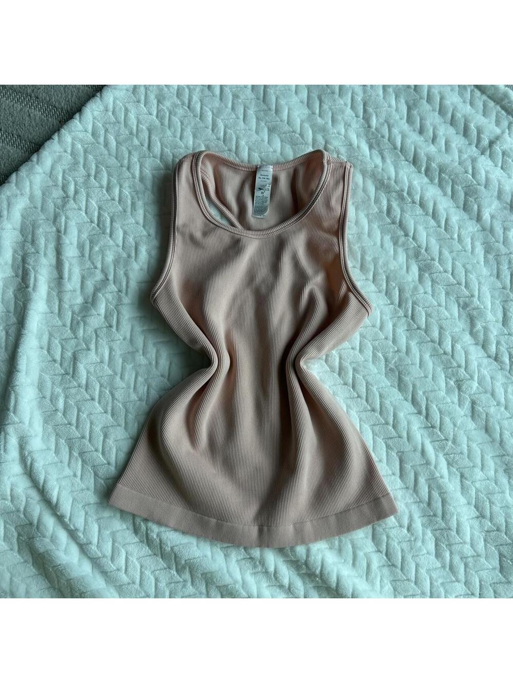 Pink ribbed tank top in XL #activewear #fitness